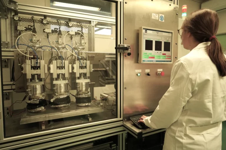 Les implants médicaux : de leur conception à leur mise sur le marché, découvrez les coulisses de l&rsquo;innovation avec le projet SAFE